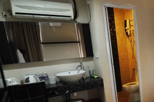 Hotel Zamburger Sg Bakap Kampong Gurun Экстерьер фото